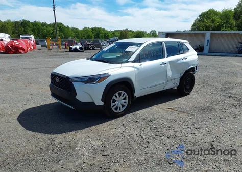 2024 Toyota Corolla Cross L z USA, uszkodzony, nr VIN 7MUAAABG9RV105847